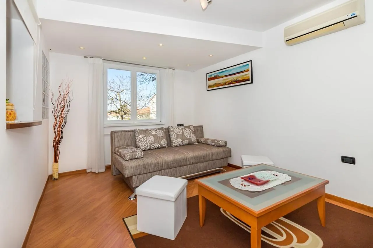 Apartments Ada Near The Sea Porec