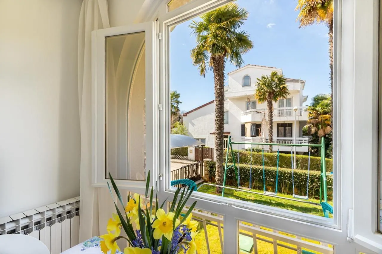 Apartments Ada Near The Sea 포레치 크로아티아