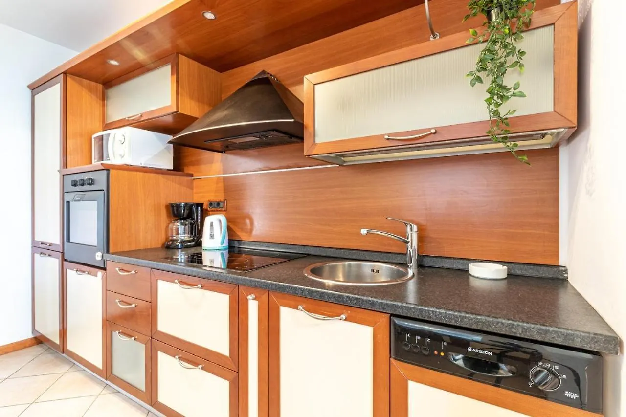 게스트하우스 Apartments Ada Near The Sea 포레치